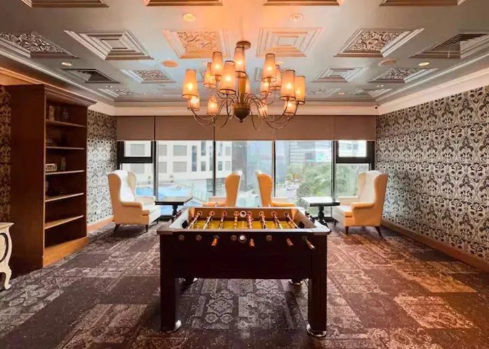 At Smr Poblacion Makati